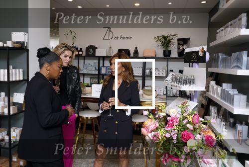 Amsterdam 24 april 2023
Presentatie nieuwe verzorgingslijn van patty Brard ism het Kruidvat.
Tooske Ragas Natacha Harlequin en Bart Ettekoven