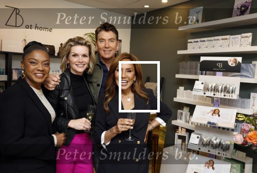 Amsterdam 24 april 2023
Presentatie nieuwe verzorgingslijn van patty Brard ism het Kruidvat.
Tooske Ragas Natacha Harlequin en Bart Ettekoven