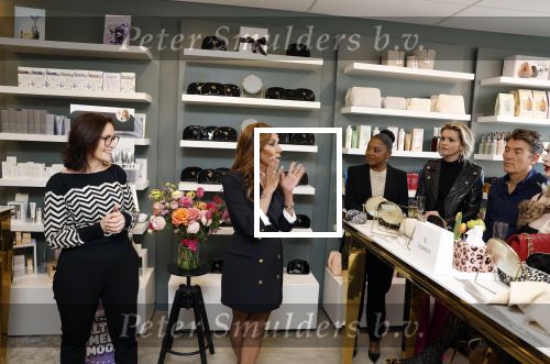 Amsterdam 24 april 2023
Presentatie nieuwe verzorgingslijn van patty Brard ism het Kruidvat.
Tooske Ragas Natacha Harlequin en Bart Ettekoven
