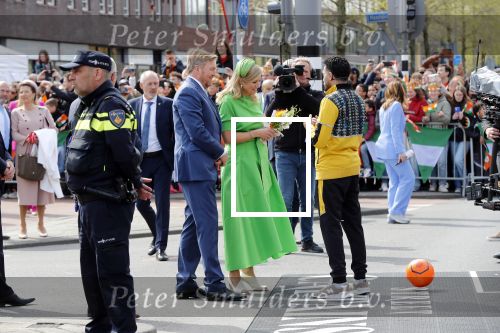Rotterdam 27 april 2023
Koningsdag 2023 in Rotterdam met aanwezig Koning Willem Alexander, KoninginMaxima ,Prinses Amalia, Prinses Ariane ,Prins Constantijn ,Prinses Laurentien ,Prins Maurits ,Prinses Marilene ,Prins Bernhard ,Prinses Annette ,Prins Floris ,Prinses Aimee ,Prins Pieter Christiaan, en Prinses Anita .
Burgemeester Aboutaleb is de gastheer.  De Royals gaan voetballen bij Touzani