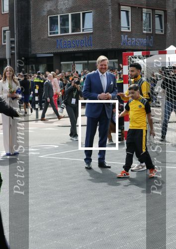 Rotterdam 27 april 2023
Koningsdag 2023 in Rotterdam met aanwezig Koning Willem Alexander, KoninginMaxima ,Prinses Amalia, Prinses Ariane ,Prins Constantijn ,Prinses Laurentien ,Prins Maurits ,Prinses Marilene ,Prins Bernhard ,Prinses Annette ,Prins Floris ,Prinses Aimee ,Prins Pieter Christiaan, en Prinses Anita .
Burgemeester Aboutaleb is de gastheer.  De Royals gaan voetballen bij Touzani