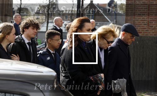 Amsterdam 15 april 2023
Herdenkingstdienst vooraf aan de begrafenis van Huub Oosterhuis in de Westertoren . Daarna gingen ze met de boot naar begraafplaats Zorgvlied.
Aanwezig oa Trijntje Oosterhuis met kinderen en partner Alvin Lewis , Tjeerd Oosterhuis en vrouw Edsilia Rombley met kinderen en moeder en de partner van Huub Oosterhuis