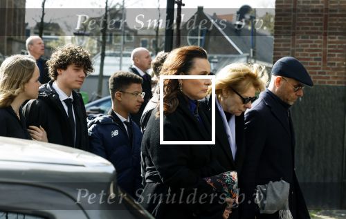 Amsterdam 15 april 2023
Herdenkingstdienst vooraf aan de begrafenis van Huub Oosterhuis in de Westertoren . Daarna gingen ze met de boot naar begraafplaats Zorgvlied.
Aanwezig oa Trijntje Oosterhuis met kinderen en partner Alvin Lewis , Tjeerd Oosterhuis en vrouw Edsilia Rombley met kinderen en moeder en de partner van Huub Oosterhuis
