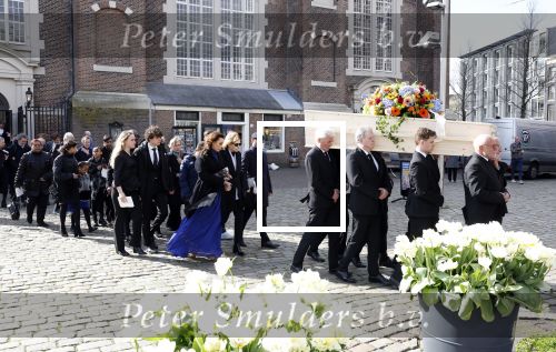 Amsterdam 15 april 2023
Herdenkingstdienst vooraf aan de begrafenis van Huub Oosterhuis in de Westertoren . Daarna gingen ze met de boot naar begraafplaats Zorgvlied