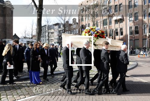 Amsterdam 15 april 2023
Herdenkingstdienst vooraf aan de begrafenis van Huub Oosterhuis in de Westertoren . Daarna gingen ze met de boot naar begraafplaats Zorgvlied