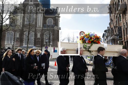 Amsterdam 15 april 2023
Herdenkingstdienst vooraf aan de begrafenis van Huub Oosterhuis in de Westertoren . Daarna gingen ze met de boot naar begraafplaats Zorgvlied