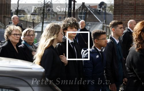 Amsterdam 15 april 2023
Herdenkingstdienst vooraf aan de begrafenis van Huub Oosterhuis in de Westertoren . Daarna gingen ze met de boot naar begraafplaats Zorgvlied.
Aanwezig oa Trijntje Oosterhuis met kinderen en partner Alvin Lewis , Tjeerd Oosterhuis en vrouw Edsilia Rombley met kinderen en moeder en de partner van Huub Oosterhuis