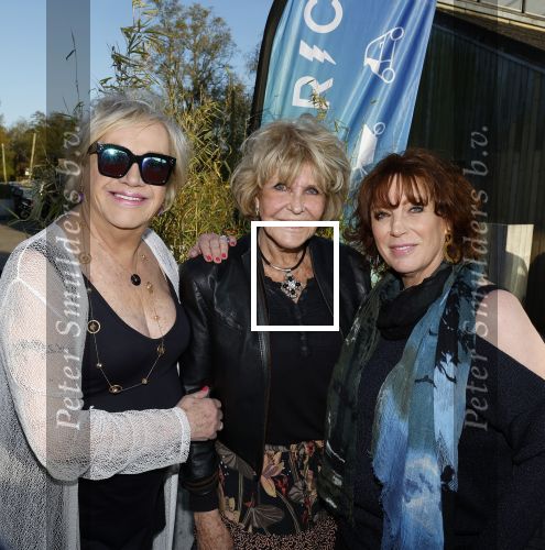 Kortenhoef 29 april 2023
Presntatie tijdschrift Nicole des Bouvrie bij Ottenhome.
Viola Holt Astrid Engels en Myrna Goossen