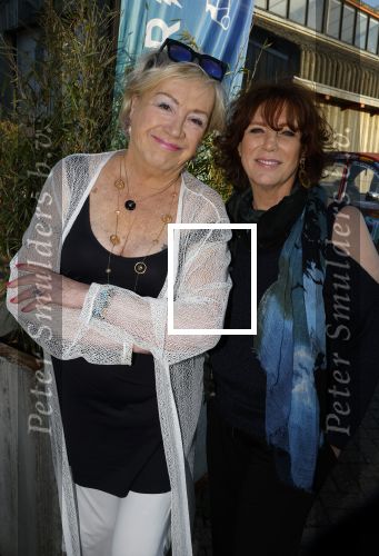 Kortenhoef 29 april 2023
Presntatie tijdschrift Nicole des Bouvrie bij Ottenhome.
Viola Holt en Myrna Goossen