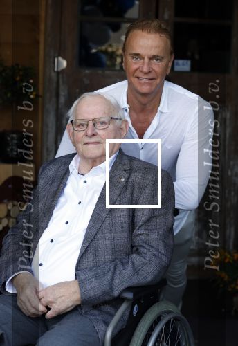 Noorden  30 april 2023
Gerard Joling viert zijn 63e verjaardag.
Wino Omtzigt met zijn vader