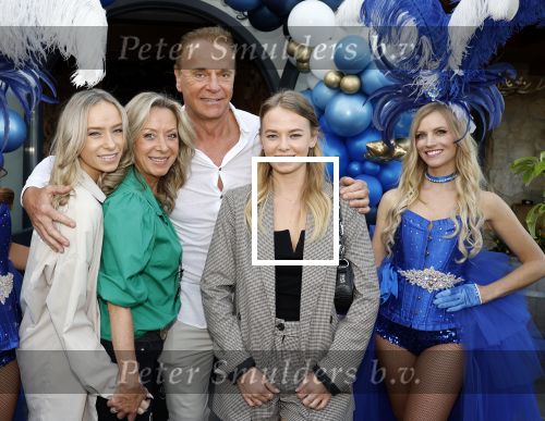Noorden  30 april 2023
Gerard Joling viert zijn 63e verjaardag.
Wino Omtzigy met Sylvana Borsato en hun dochters Romy en Jacky