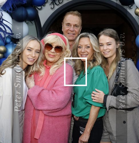 Noorden  30 april 2023
Gerard Joling viert zijn 63e verjaardag.
Wino Omtzigt met Sylvana Borsato Mary Borsato en Romy en Jacky Omtzigt