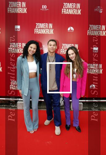 Amsterdam 24 april 2023
Premiere Zomer in Frankrijk in het ketelhuis met in de hoofdrollen oa Jasmine Sendar , Jan Kooijman , Fockeline Ouwerkerk Tjebbo Gerritsma en Marc de Cloe .
V.l.n.r. Zafanya Kersten, Eliyha Altena en Jade Speelman