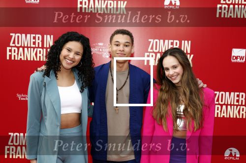 Amsterdam 24 april 2023
Premiere Zomer in Frankrijk in het ketelhuis met in de hoofdrollen oa Jasmine Sendar , Jan Kooijman , Fockeline Ouwerkerk Tjebbo Gerritsma en Marc de Cloe .
V.l.n.r. Zafanya Kersten, Eliyha Altena en Jade Speelman