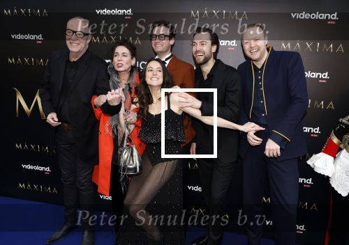 Amsterdam 15 april 2024
Premiere serie Maxima van Videoland in Tuschinski. Aanwezig oa Delfina Chaves en Martijn Lakemeier . Bart Chabot met vrouw en zoons Splinter Storm en