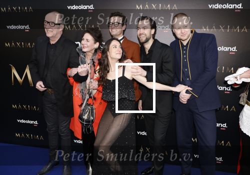 Amsterdam 15 april 2024
Premiere serie Maxima van Videoland in Tuschinski. Aanwezig oa Delfina Chaves en Martijn Lakemeier . Bart Chabot met vrouw en zoons Splinter Storm en