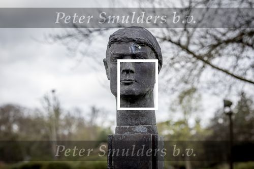 Baar Soestdijk 4 april 2024
Prinses Beatrix onthult het bronzen standbeeld â€˜Het Koninklijk Gezinâ€™ in het park van Paleis Soestdijk. Het groepsportret is in 1996 gemaakt door beeldhouwer Arthur Spronken en bestaat uit de portretten van prinses Beatrix, prins Claus en hun drie zonen.
