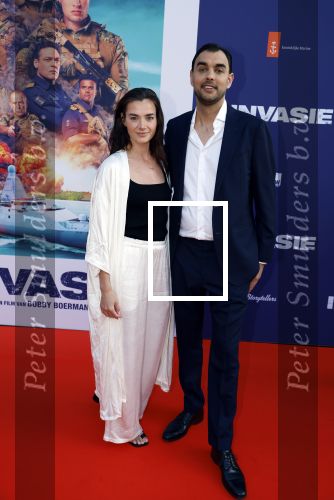 Amsterdam 8 april 2024
Premiere Invasie in Pathe Arena met oa 
Bobby Boermans is de regisseur. Bobby Boermans met moeder