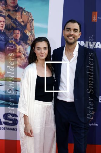 Amsterdam 8 april 2024
Premiere Invasie in Pathe Arena met oa 
Bobby Boermans is de regisseur. Bobby Boermans met moeder