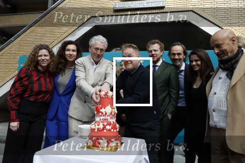 Amsterdam 12 april 2024
Castpresentatie musical De Koning van Amsterdam in de Centrale Markthal, de cast waar onder Margot Ros, Anne Lamsvelt, Hajo Bruins, Martijn Fischer, Sabri Saad el Hamus, Rosa Da Silva, Pepijn Schoneveld, Julia Herfst.