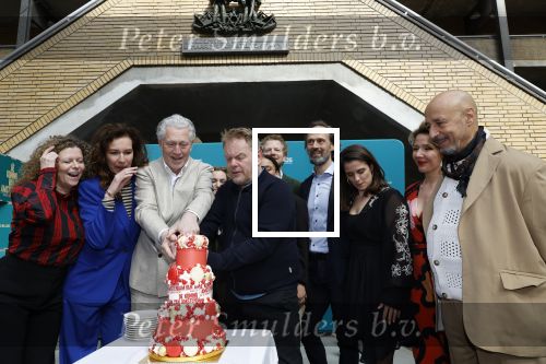 Amsterdam 12 april 2024
Castpresentatie musical De Koning van Amsterdam in de Centrale Markthal, de cast waar onder Margot Ros, Anne Lamsvelt, Hajo Bruins, Martijn Fischer, Sabri Saad el Hamus, Rosa Da Silva, Pepijn Schoneveld, Julia Herfst.
