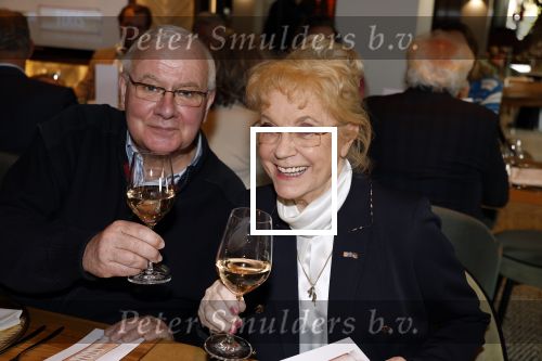 Nuland 4 april 2024
Presentatie nieuwe Rose van Toos v d Valk. Presentatie was in het nieuwe hotel Nuland. Connie Vink kwam met haar man