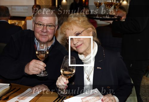 Nuland 4 april 2024
Presentatie nieuwe Rose van Toos v d Valk. Presentatie was in het nieuwe hotel Nuland. Connie Vink kwam met haar man