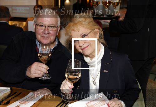 Nuland 4 april 2024
Presentatie nieuwe Rose van Toos v d Valk. Presentatie was in het nieuwe hotel Nuland. Connie Vink kwam met haar man