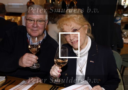 Nuland 4 april 2024
Presentatie nieuwe Rose van Toos v d Valk. Presentatie was in het nieuwe hotel Nuland. Connie Vink kwam met haar man