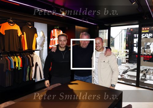 Amsterdam 2 april 2024
Tricorp vrachtwagen op de zuidas. edgar meijer met zijn collega\'s
