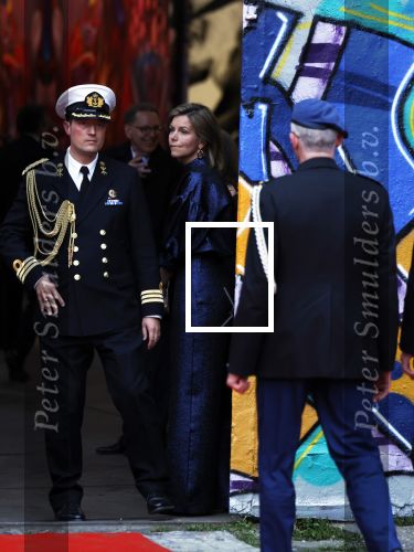Amsterdam 18 april 2024
Contraprestatie
Koning Felipe en Koningin Letizia bieden het Koninklijk Paar een receptie aan in Museum STRAAT in Amsterdam. Hierbij is ook de Prinses van Oranje aanwezig. Tijdens de receptie openen de Koninklijke Paren een expositie van tien Spaanse en Nederlandse muurschilders. De tentoonstelling is tot en met 2 juni te bezoeken. Na de receptie neemt het Koninklijk Paar afscheid van de Spaanse Koning en Koningin. Aanwezig Koning Felipe Koningin Letizia Koning Willem Alexnader Koningin Maxima Prinses Amalia Prinses Margriet en Mr Pieter v Vollenhoven. Eveline v d Bent ( oude kindermeisje Prinses Amalia)