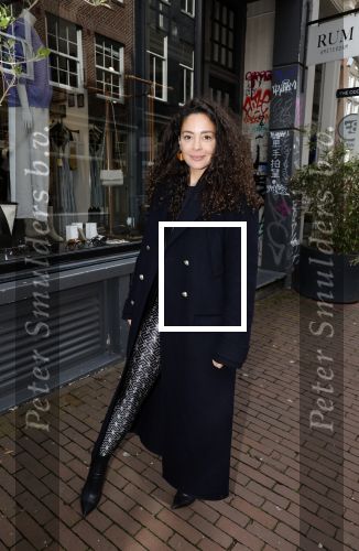 Amsterdam 16 april 2024
Boekpresentatie Kimberley Klaver. Haar 2e boek heet Zuid moeders hebben geen geheimen. Fajah lourens