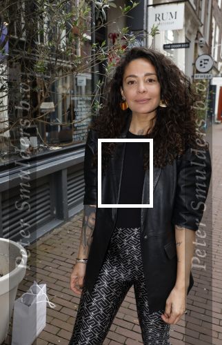 Amsterdam 16 april 2024
Boekpresentatie Kimberley Klaver. Haar 2e boek heet Zuid moeders hebben geen geheimen. Fajah lourens
