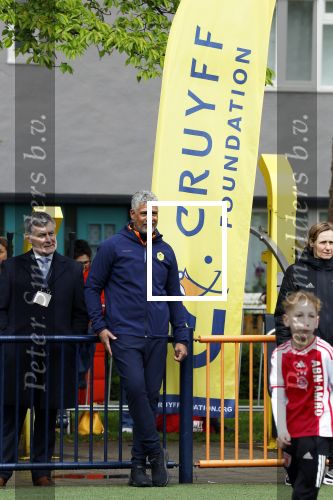 Amsterdam 17 april 2024
Staatsbezoek Nederland - Spanje met Koning Willem Alexander Koningin Maxima Koning Filipe en Koningin Letizia van Spanje aan Nederland . Koning Willem Alexander en Koning Felipe bezoeken Cruyff court in betondorp . oa aanwezig Jordy Cruijff Susila Cruijff Frank Rijkaard en Guus Hiddink.