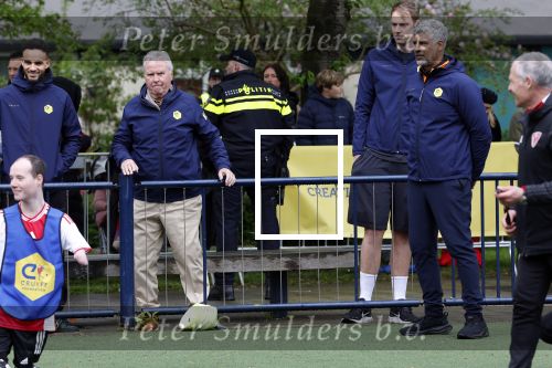 Amsterdam 17 april 2024
Staatsbezoek Nederland - Spanje met Koning Willem Alexander Koningin Maxima Koning Filipe en Koningin Letizia van Spanje aan Nederland . Koning Willem Alexander en Koning Felipe bezoeken Cruyff court in betondorp . oa aanwezig Jordy Cruijff Susila Cruijff Frank Rijkaard en Guus Hiddink.