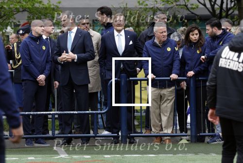 Amsterdam 17 april 2024
Staatsbezoek Nederland - Spanje met Koning Willem Alexander Koningin Maxima Koning Filipe en Koningin Letizia van Spanje aan Nederland . Koning Willem Alexander en Koning Felipe bezoeken Cruyff court in betondorp . oa aanwezig Jordy Cruijff Susila Cruijff Frank Rijkaard en Guus Hiddink.