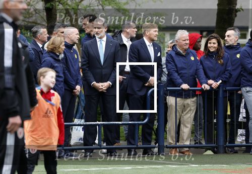 Amsterdam 17 april 2024
Staatsbezoek Nederland - Spanje met Koning Willem Alexander Koningin Maxima Koning Filipe en Koningin Letizia van Spanje aan Nederland . Koning Willem Alexander en Koning Felipe bezoeken Cruyff court in betondorp . oa aanwezig Jordy Cruijff Susila Cruijff Frank Rijkaard en Guus Hiddink.