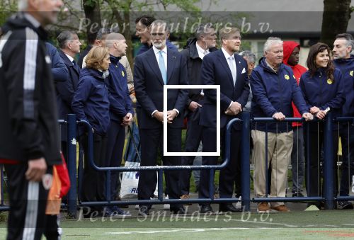 Amsterdam 17 april 2024
Staatsbezoek Nederland - Spanje met Koning Willem Alexander Koningin Maxima Koning Filipe en Koningin Letizia van Spanje aan Nederland . Koning Willem Alexander en Koning Felipe bezoeken Cruyff court in betondorp . oa aanwezig Jordy Cruijff Susila Cruijff Frank Rijkaard en Guus Hiddink.