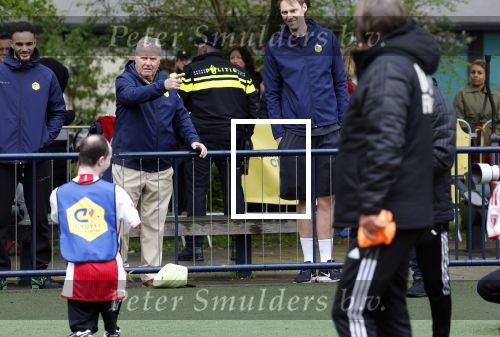Amsterdam 17 april 2024
Staatsbezoek Nederland - Spanje met Koning Willem Alexander Koningin Maxima Koning Filipe en Koningin Letizia van Spanje aan Nederland . Koning Willem Alexander en Koning Felipe bezoeken Cruyff court in betondorp . oa aanwezig Jordy Cruijff Susila Cruijff Frank Rijkaard en Guus Hiddink.