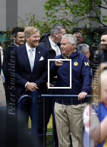 Amsterdam 17 april 2024
Staatsbezoek Nederland - Spanje met Koning Willem Alexander Koningin Maxima Koning Filipe en Koningin Letizia van Spanje aan Nederland . Koning Willem Alexander en Koning Felipe bezoeken Cruyff court in betondorp . oa aanwezig Jordy Cruijff Susila Cruijff Frank Rijkaard en Guus Hiddink.