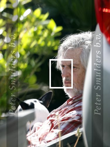 Amsterdam 10 april 2024
Hans v d Togt geniet met zijn hondje van het zonnetje.