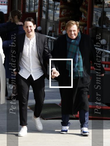 Amsterdam 21 april 2024
Jordy Huisman van Kris Kross Amsterdam viert zijn 40e verjaardag met een boottocht door de grachten van Amsterdam. Henny Huisman met zijn zwangere Kleindochter Emma en haar vriend, cabaretier/presentator Maurits Hazeleger .