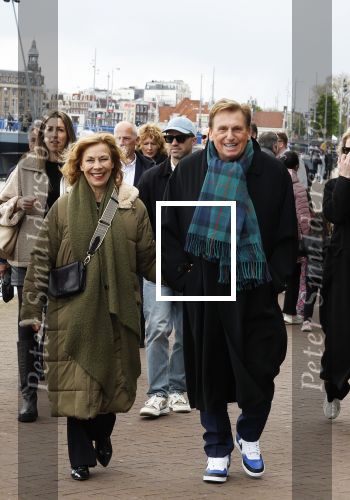 Amsterdam 21 april 2024
Jordy Huisman van Kris Kross Amsterdam viert zijn 40e verjaardag met een boottocht door de grachten van Amsterdam. Henny Huisman met zijn vrouw Lia