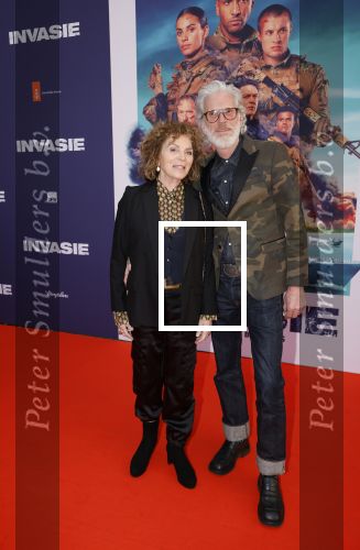 Amsterdam 8 april 2024
Premiere Invasie in Pathe Arena met oa . 
Henriette Tol met partner Snoek