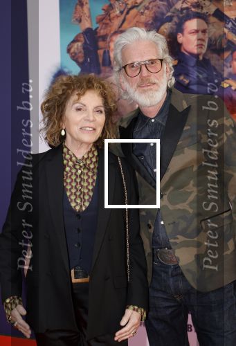 Amsterdam 8 april 2024
Premiere Invasie in Pathe Arena met oa . 
Henriette Tol met partner Snoek