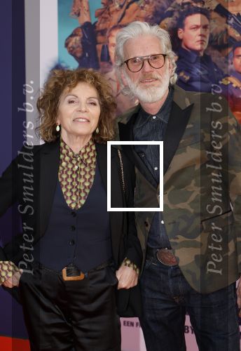 Amsterdam 8 april 2024
Premiere Invasie in Pathe Arena met oa . 
Henriette Tol met partner Snoek