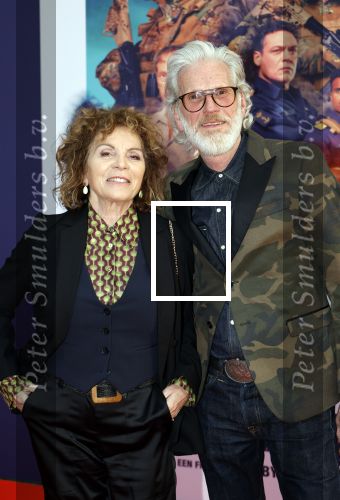 Amsterdam 8 april 2024
Premiere Invasie in Pathe Arena met oa . 
Henriette Tol met partner Snoek