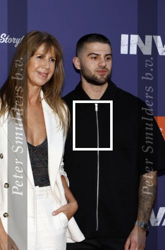Amsterdam 8 april 2024
Premiere Invasie in Pathe Arena met oa Tarikh Jansen Ortal Vriend Raymond Thiry Gijs Scholten v Aschat Jasha Rudge Gijs Blom Fedja v Huet . Bobby Boermans is de regisseur. Isa Hoes kwam met haar kinderen Vlinder Kamerling en Merlijn Kamerling