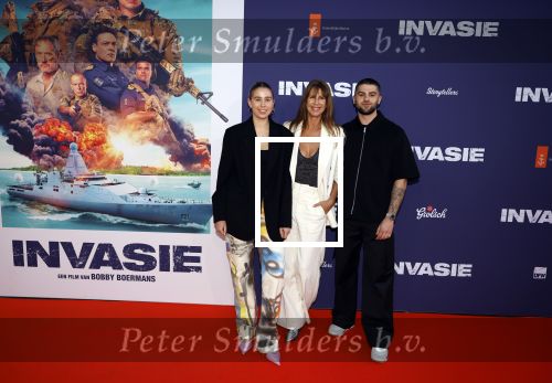 Amsterdam 8 april 2024
Premiere Invasie in Pathe Arena met oa Tarikh Jansen Ortal Vriend Raymond Thiry Gijs Scholten v Aschat Jasha Rudge Gijs Blom Fedja v Huet . Bobby Boermans is de regisseur. Isa Hoes kwam met haar kinderen Vlinder Kamerling en Merlijn Kamerling