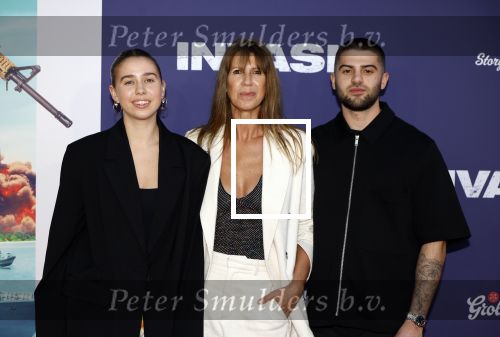 Amsterdam 8 april 2024
Premiere Invasie in Pathe Arena met oa Tarikh Jansen Ortal Vriend Raymond Thiry Gijs Scholten v Aschat Jasha Rudge Gijs Blom Fedja v Huet . Bobby Boermans is de regisseur. Isa Hoes kwam met haar kinderen Vlinder Kamerling en Merlijn Kamerling